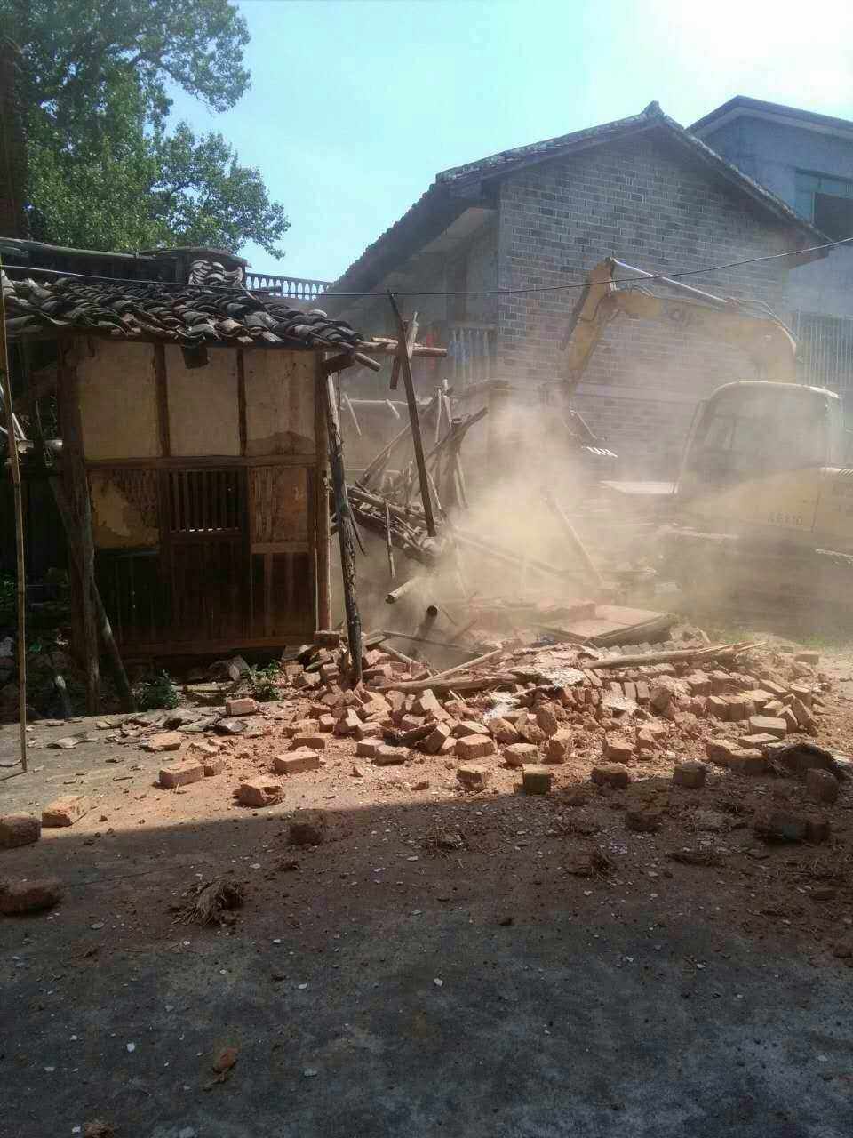 松江农村破旧房屋拆除