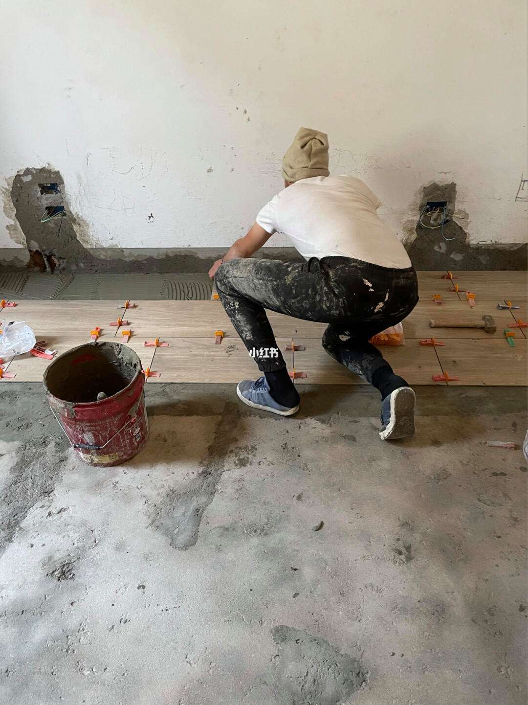 房屋装修旧地板怎么拆除